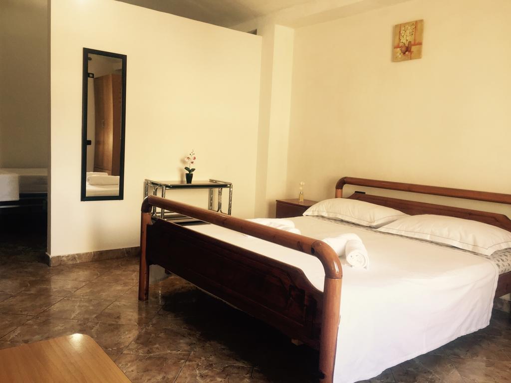 Jazoj Family Hotel Orikum Buitenkant foto